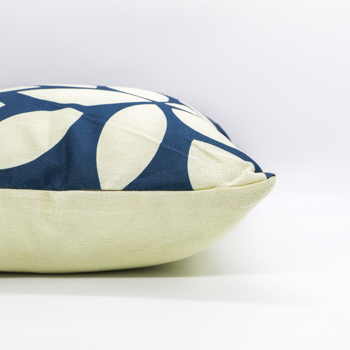 ปลอกหมอนลายดอกไม้มินิมอล