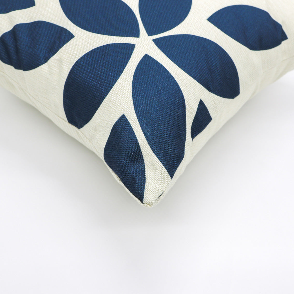 ปลอกหมอนลายดอกไม้มินิมอล