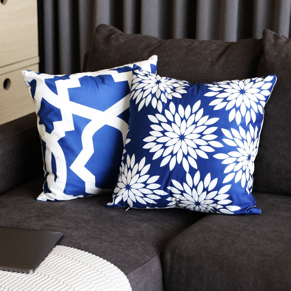 ปลอกหมอนอิงลายเมดิเตอร์เรเนียน และปลอกหมอนอิงลายดอกไม้ไฟ