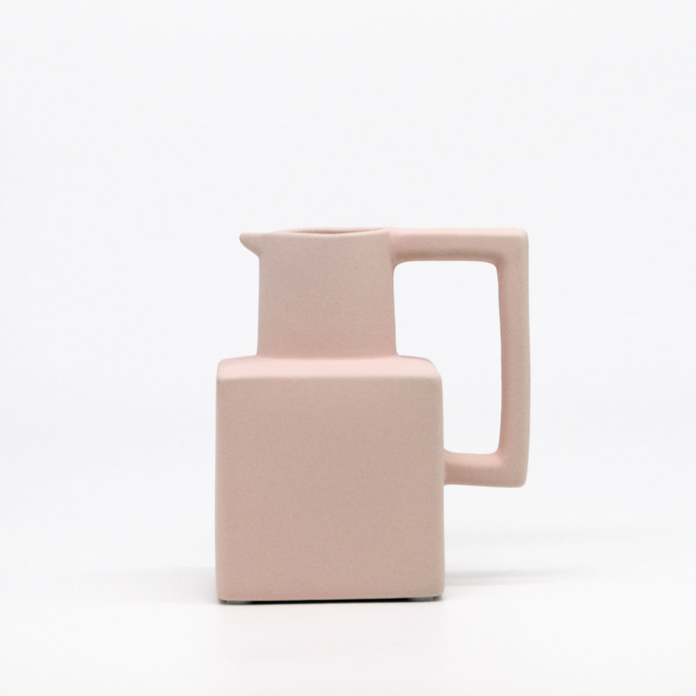 แจกันทรงเหยือกน้ำ