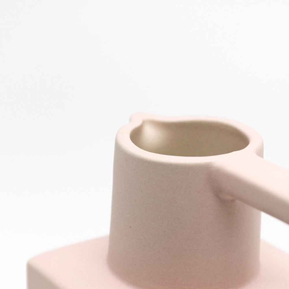 แจกันทรงเหยือกน้ำ