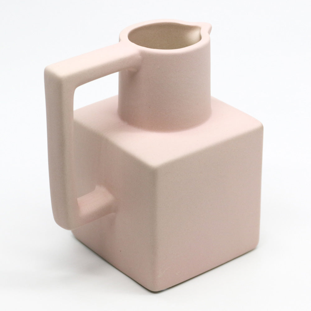 แจกันทรงเหยือกน้ำ