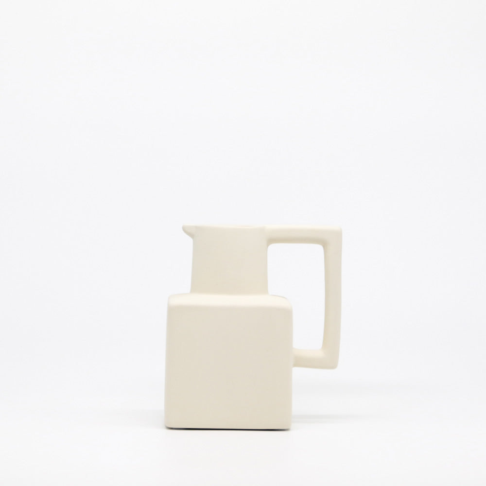 แจกันทรงเหยือกน้ำ