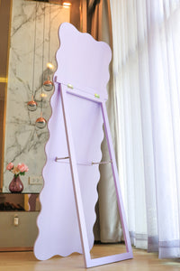 (Pre-order) กระจกเงากรอบไม้แบบมีขาตั้ง รุ่น Wiggle (XL)