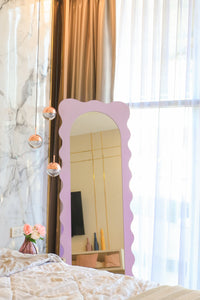 (Pre-order) กระจกเงากรอบไม้แบบมีขาตั้ง รุ่น Wiggle (XL)