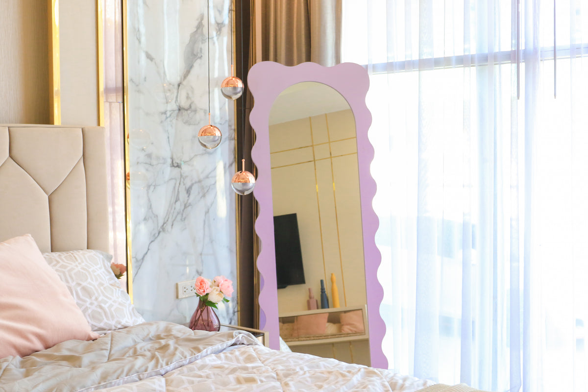 (Pre-order) กระจกเงากรอบไม้แบบมีขาตั้ง รุ่น Wiggle (XL)