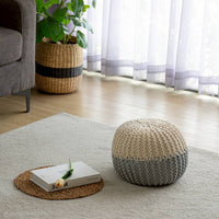 บีนแบ็กถักทรงกลมสีเทา และครีม