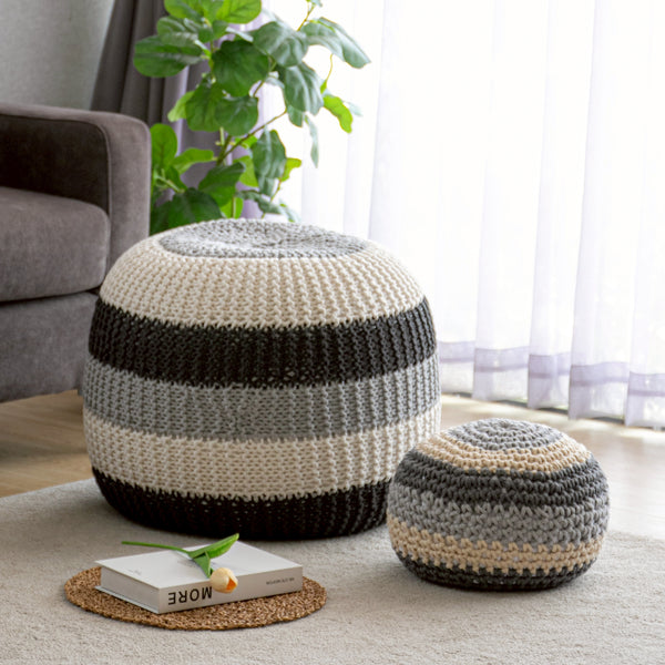 บีนแบ็กถักทรงกลมสีครีม เทา และเทาเข้ม